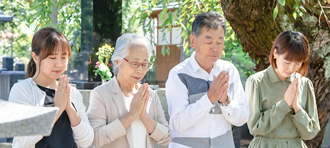 名古屋市で創業五十四年。石材匠実乃」の岐阜市店は、これまで地域に根ざした石材店として皆様に信頼をいただきながら、故人を偲ぶお墓や墓石、記念碑の製作に携わってまいりました。